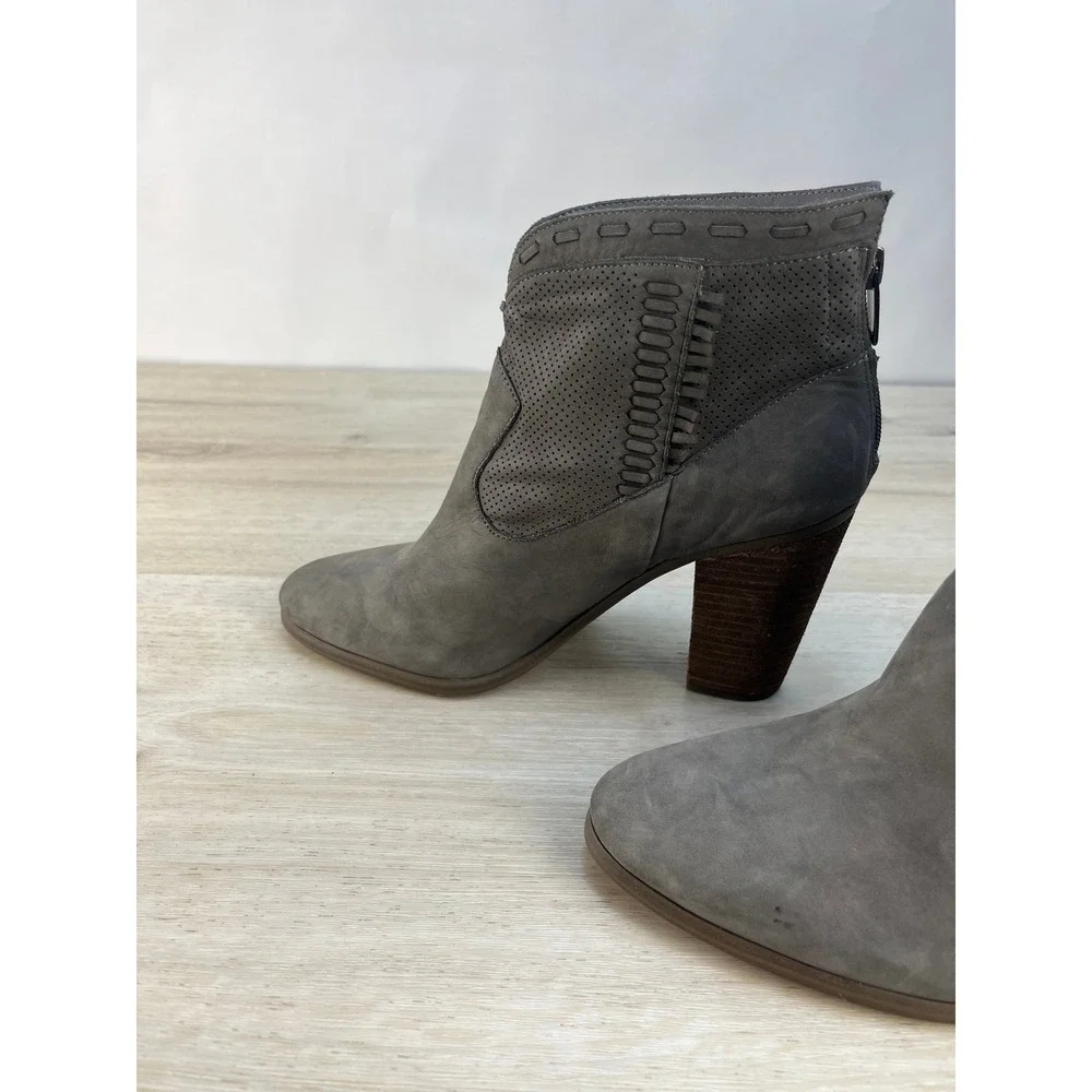 Vince Camuto Fretzia Gray Suede‎  Block Heel Ankle Booties Women's Size 10